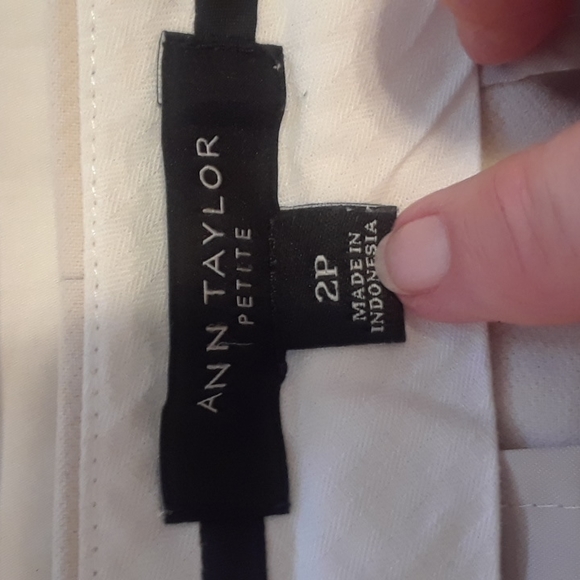 Ann Taylor petite capris slacks - Picture 3 of 4